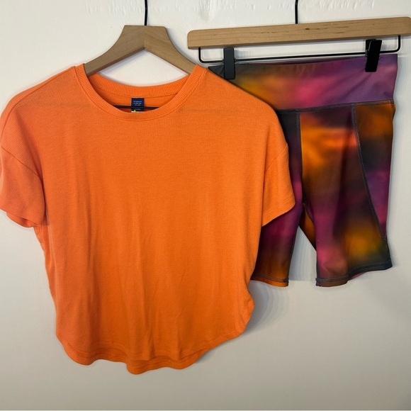 Old Navy Active Girls Orange Outfit, Sz L 10/12 High-Rise Bike Shorts Ribbed Tee - Picture 1 of 12